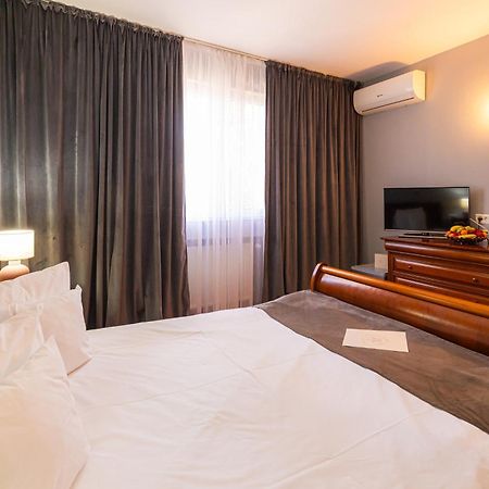 Hotel Brilliant Meses Zalău Esterno foto