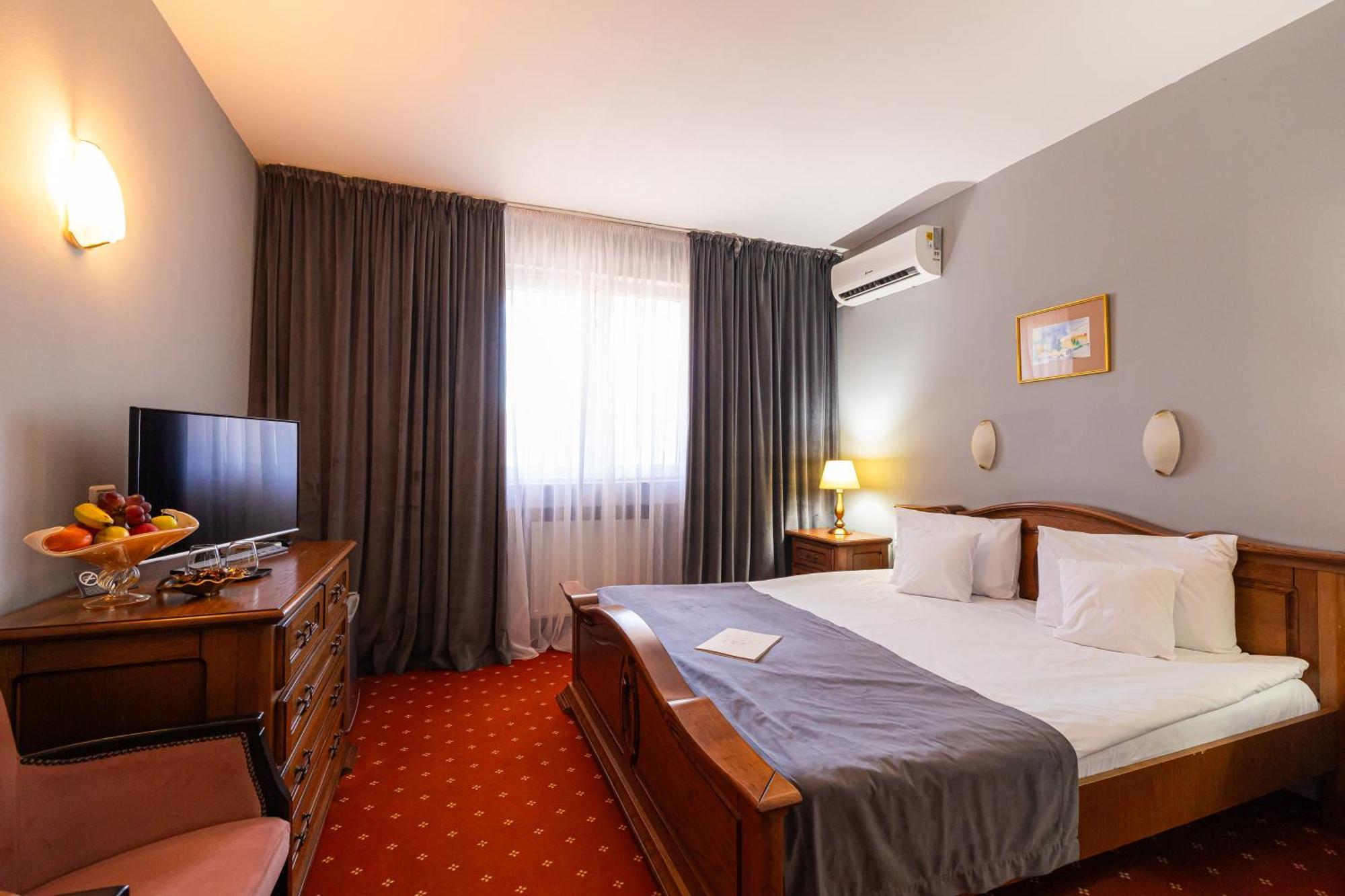 Hotel Brilliant Meses Zalău Esterno foto