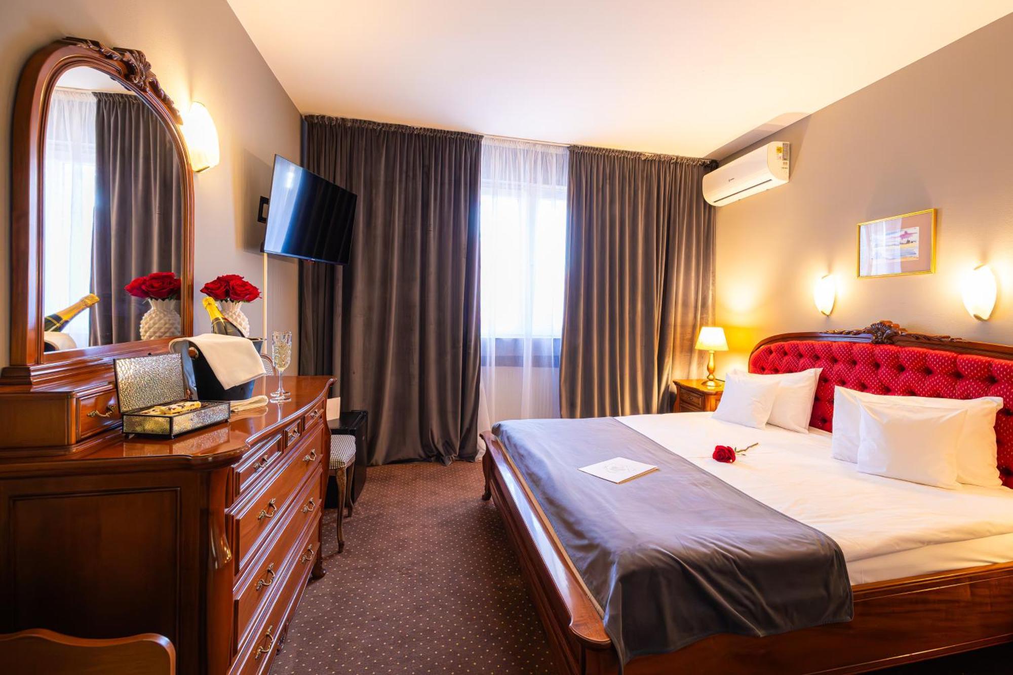 Hotel Brilliant Meses Zalău Esterno foto
