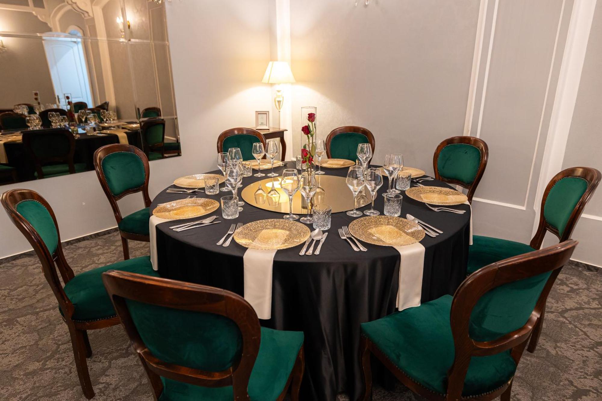 Hotel Brilliant Meses Zalău Esterno foto