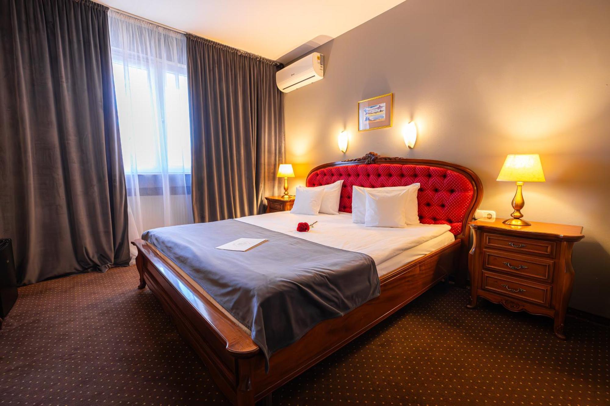 Hotel Brilliant Meses Zalău Esterno foto