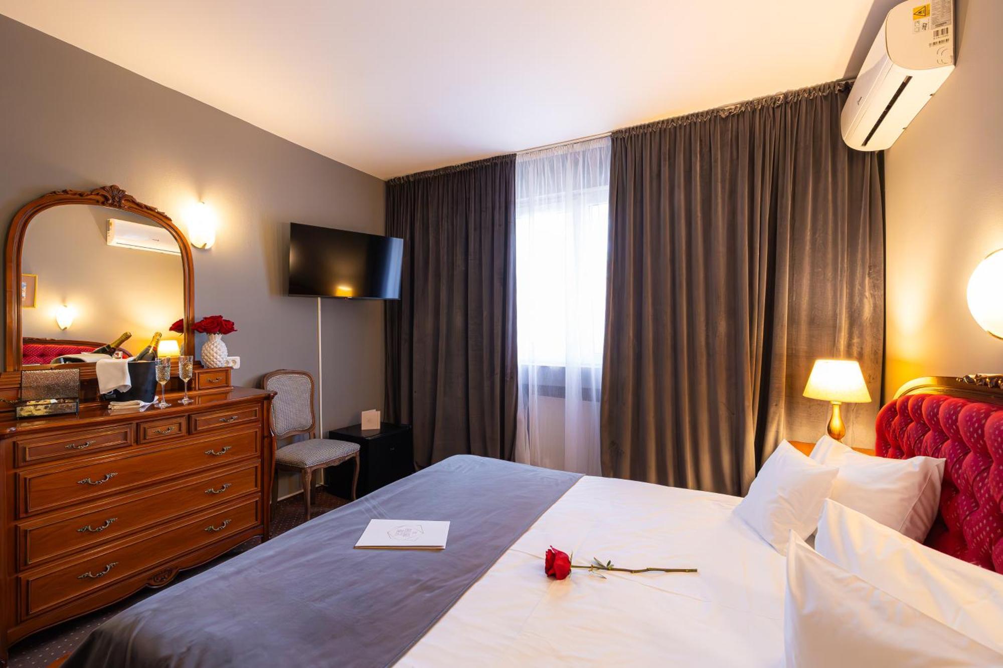 Hotel Brilliant Meses Zalău Esterno foto