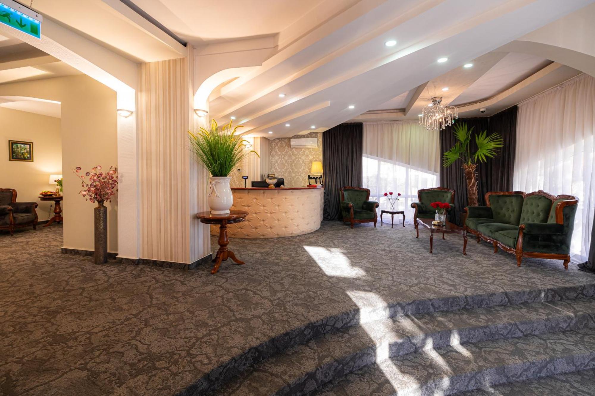 Hotel Brilliant Meses Zalău Esterno foto