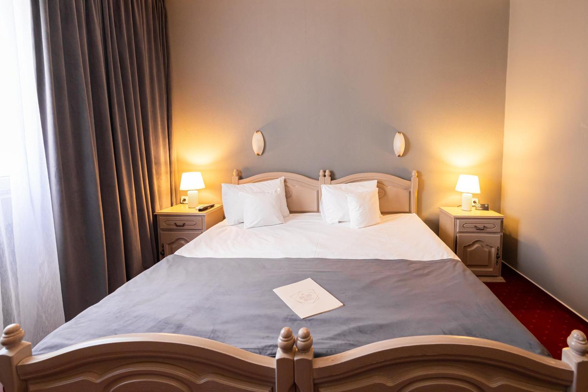 Hotel Brilliant Meses Zalău Esterno foto
