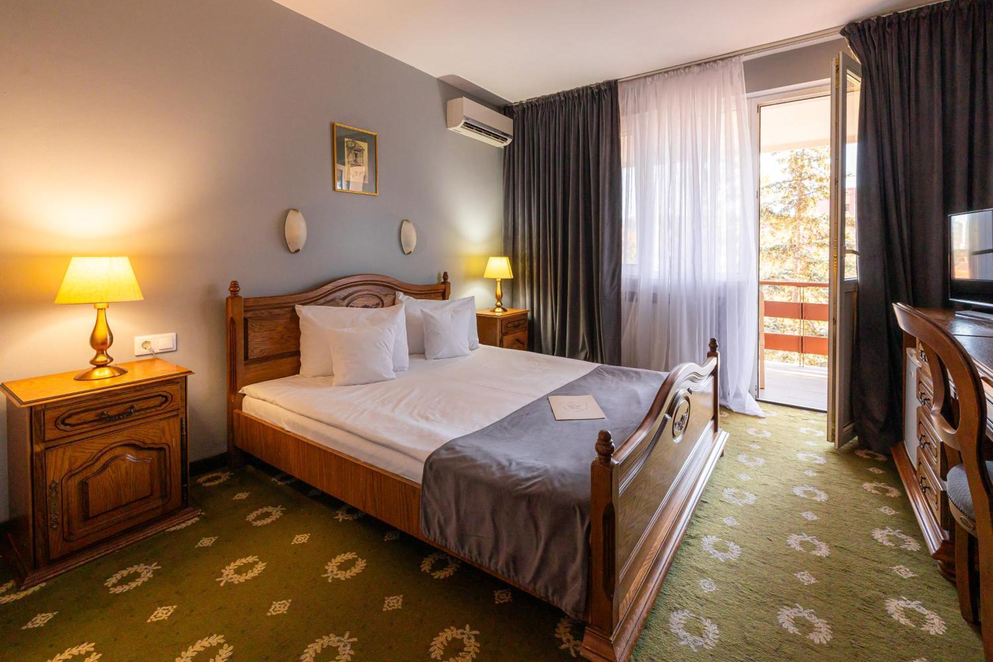 Hotel Brilliant Meses Zalău Esterno foto